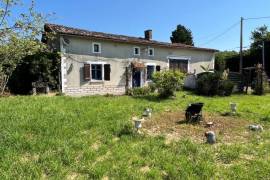 Charming 3 Bedroom Stone House and Gardens In A Quiet Hamlet Close To Champagne Mouton - €96,750