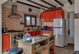 4 Bedrooms - Finca - For Sale