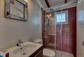4 Bedrooms - Finca - For Sale