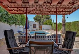 4 Bedrooms - Finca - For Sale