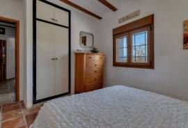 4 Bedrooms - Finca - For Sale