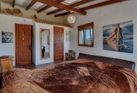 4 Bedrooms - Finca - For Sale