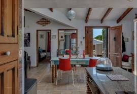 4 Bedrooms - Finca - For Sale