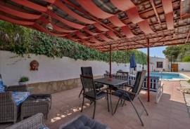4 Bedrooms - Finca - For Sale