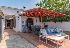 4 Bedrooms - Finca - For Sale