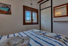 4 Bedrooms - Finca - For Sale