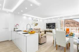 3 Bedroom Penthouse In Vistahermosa Complex For Sale In Los Cristianos LP33630