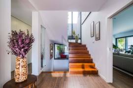 6-beds villa, with lush garden and heated pool, in Birre, Cascais