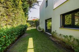 6-beds villa, with lush garden and heated pool, in Birre, Cascais