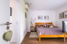 6-beds villa, with lush garden and heated pool, in Birre, Cascais