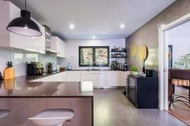 6-beds villa, with lush garden and heated pool, in Birre, Cascais