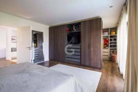 6-beds villa, with lush garden and heated pool, in Birre, Cascais