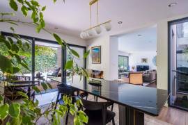 6-beds villa, with lush garden and heated pool, in Birre, Cascais