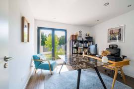 6-beds villa, with lush garden and heated pool, in Birre, Cascais