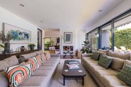 6-beds villa, with lush garden and heated pool, in Birre, Cascais