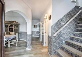 Detached 4 bedroom villa with pool and land in Alcantarilha