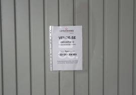 Closed garage (BOX) in the center of the village of Armação de Pêra, 2 minutes from the beach!