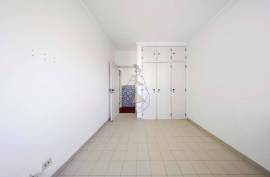2 Bedroom Apartment with Generous Areas for sale in Quinta da Malata in Portimão