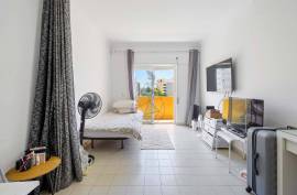 2 Bedroom Apartment with Generous Areas for sale in Quinta da Malata in Portimão