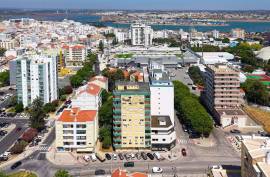 2 Bedroom Apartment with Generous Areas for sale in Quinta da Malata in Portimão