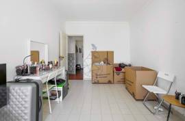 2 Bedroom Apartment with Generous Areas for sale in Quinta da Malata in Portimão