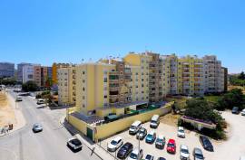 2 Bedroom Apartment with Generous Areas for sale in Quinta da Malata in Portimão
