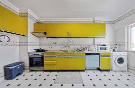 2 Bedroom Apartment with Generous Areas for sale in Quinta da Malata in Portimão
