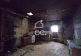 House to rebuild on the outskirts of the city of Chaves