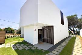 Moradia T3 de Luxo com Jardim e Piscina em Murches