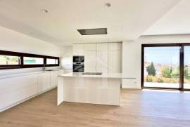 Moradia T3 de Luxo com Jardim e Piscina em Murches