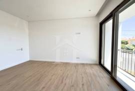 Moradia T3 de Luxo com Jardim e Piscina em Murches