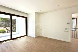 Moradia T3 de Luxo com Jardim e Piscina em Murches