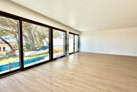Moradia T3 de Luxo com Jardim e Piscina em Murches