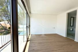 Moradia T3 de Luxo com Jardim e Piscina em Murches