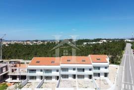 Moradias T4 de Nova Construção em Casal dos Matos, Leiria