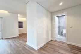 Apartamento T1 no Condomínio Estoril Garden com Garagem e Arrecadação
