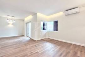 Apartamento T1 no Condomínio Estoril Garden com Garagem e Arrecadação