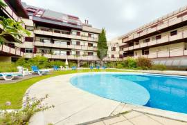 Apartamento T1 no Condomínio Estoril Garden com Garagem e Arrecadação