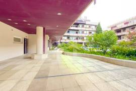 Apartamento T1 no Condomínio Estoril Garden com Garagem e Arrecadação