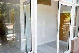 Loja Transformada em Apartamento T1 em Belas