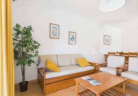 1 Bedroom apartment by the beach