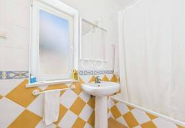 1 Bedroom apartment by the beach