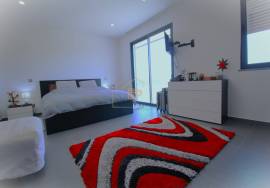 1 bedroom apartment with garage 5 min from the beaches