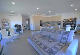 1 bedroom apartment with garage 5 min from the beaches
