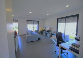 1 bedroom apartment with garage 5 min from the beaches