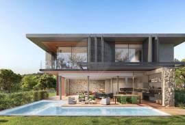 Boutique Villas Cascais
In a prime location in Cascais, next to Quinta da Marinha and Casa da Guia, spectacular T4+1 house with contemporary architecture and “new perspectives”, for sale in the incredible Boutique Villas Cascais condominium!
This glorious property offers luxury finishes, private pool, garage private for your comfort and an impeccably maintained garden