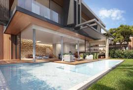 Boutique Villas Cascais
In a prime location in Cascais, next to Quinta da Marinha and Casa da Guia, spectacular T4+1 house with contemporary architecture and “new perspectives”, for sale in the incredible Boutique Villas Cascais condominium!
This glorious property offers luxury finishes, private pool, garage private for your comfort and an impeccably maintained garden