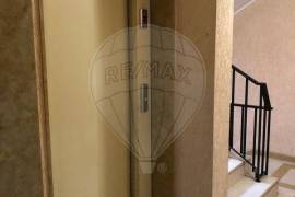 Furnished 2-Bedroom Apartment for Rent in Estoril – Central and Peaceful
Charming 2-bedroom apartment, fully furnished and equipped, available for rent in the heart of Estoril