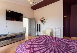 Charming T4 property with stunning ocean views – Santa Bárbara de Nexe