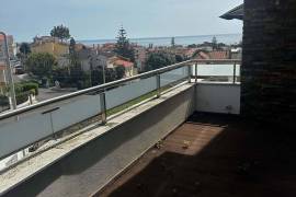 Elegant Sea View Villa with Pool in a Gated Community – Parede